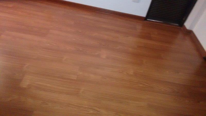 Serviço de instalação de piso laminado